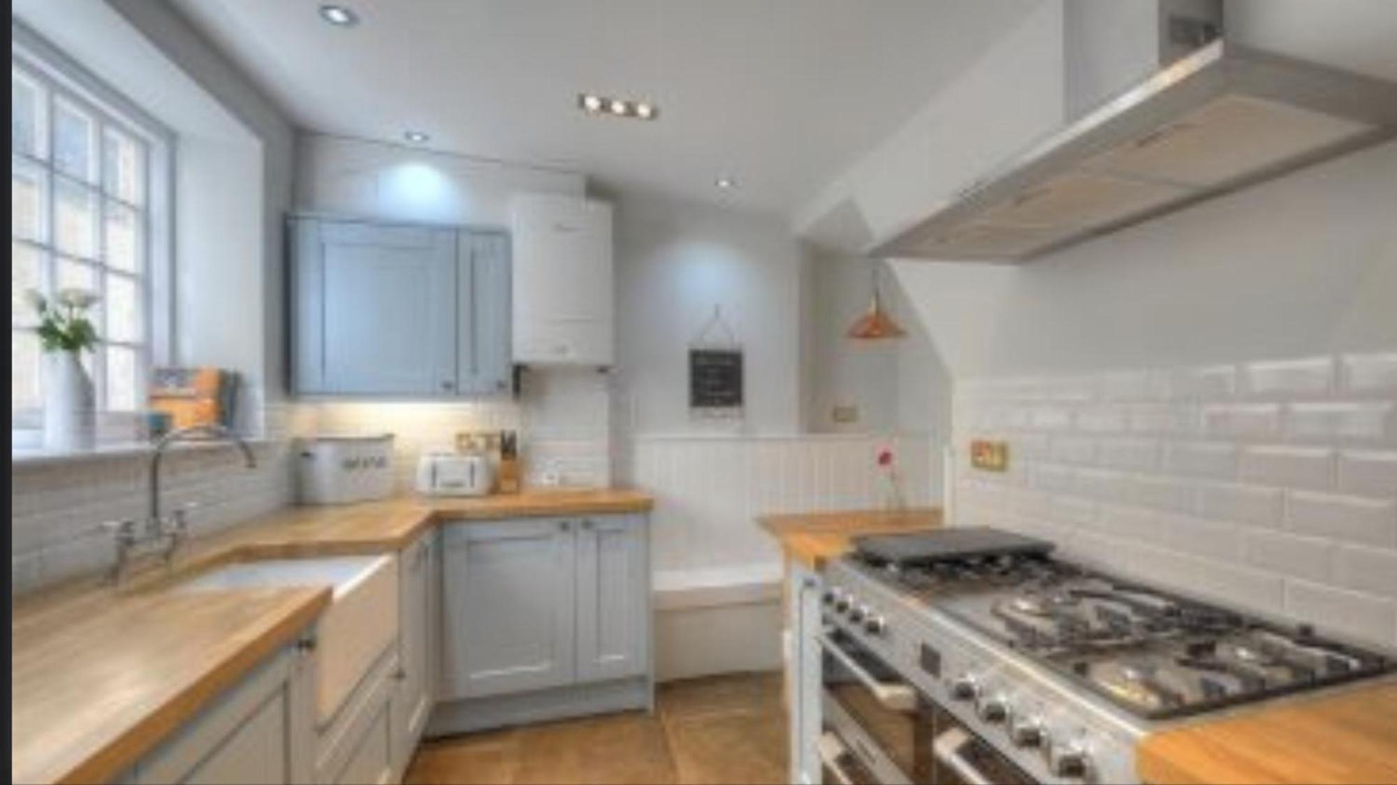 Little Monmouth 4 Bedroom Cottage, Old Town Lyme Regis, Dog Friendly And Parking Bagian luar foto