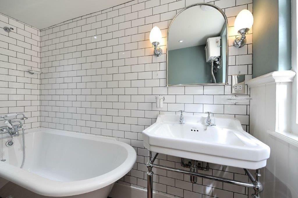 Little Monmouth 4 Bedroom Cottage, Old Town Lyme Regis, Dog Friendly And Parking Bagian luar foto